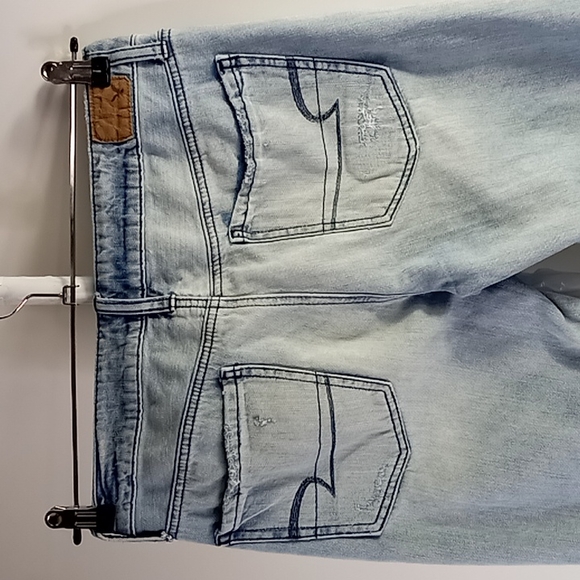 American Eagle Outfitters Tom Girl Distressed Patched Lite Blue Jeans Size 4 - Picture 10 of 16